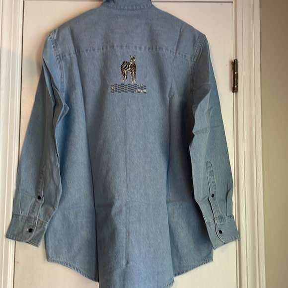 NWT Pretty Things Embellished Denim Button Down Shirt LG - Picture 10 of 11
